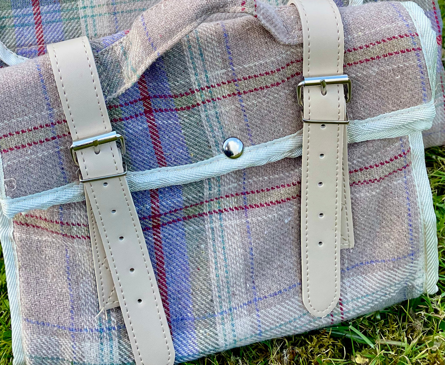 The Chelsea leather trimmed picnic hamper for 4