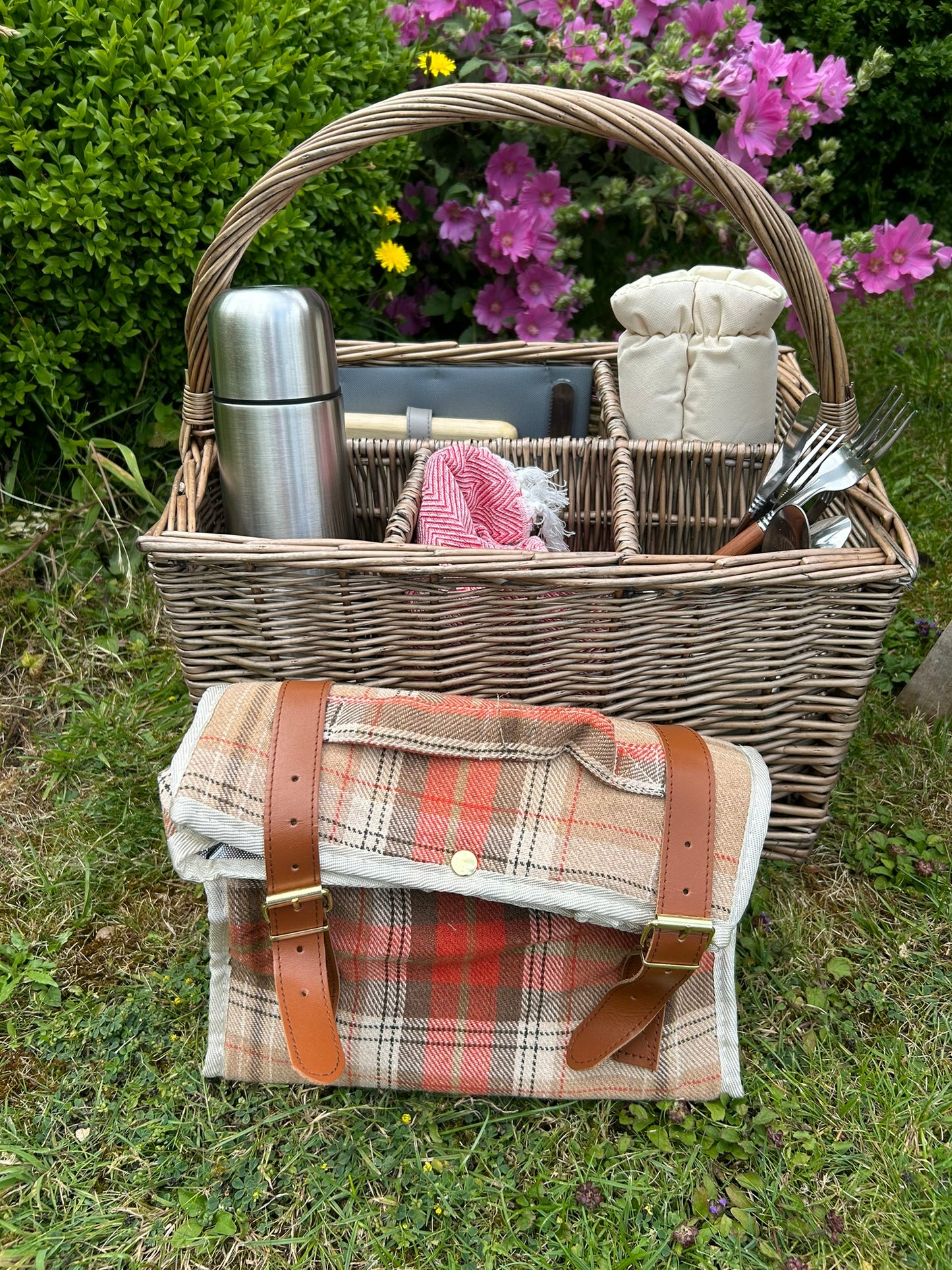 The Point to point - A picnic basket for 2