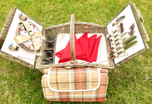 The Cambridge top handled picnic hamper for 4