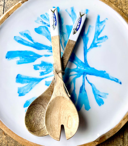 Mackeral design mango wood salad servers