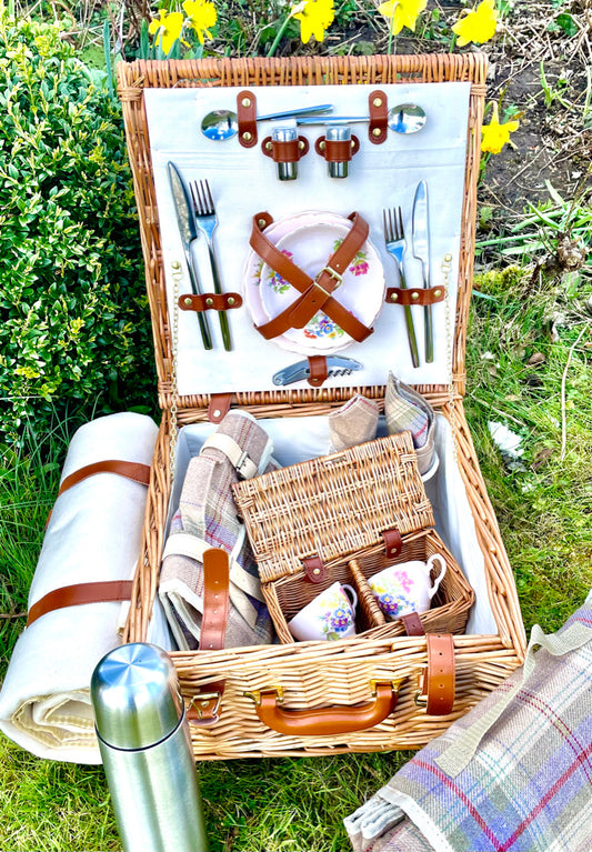 The Cherwell - a leather trimmed cream lined Hamper for 2