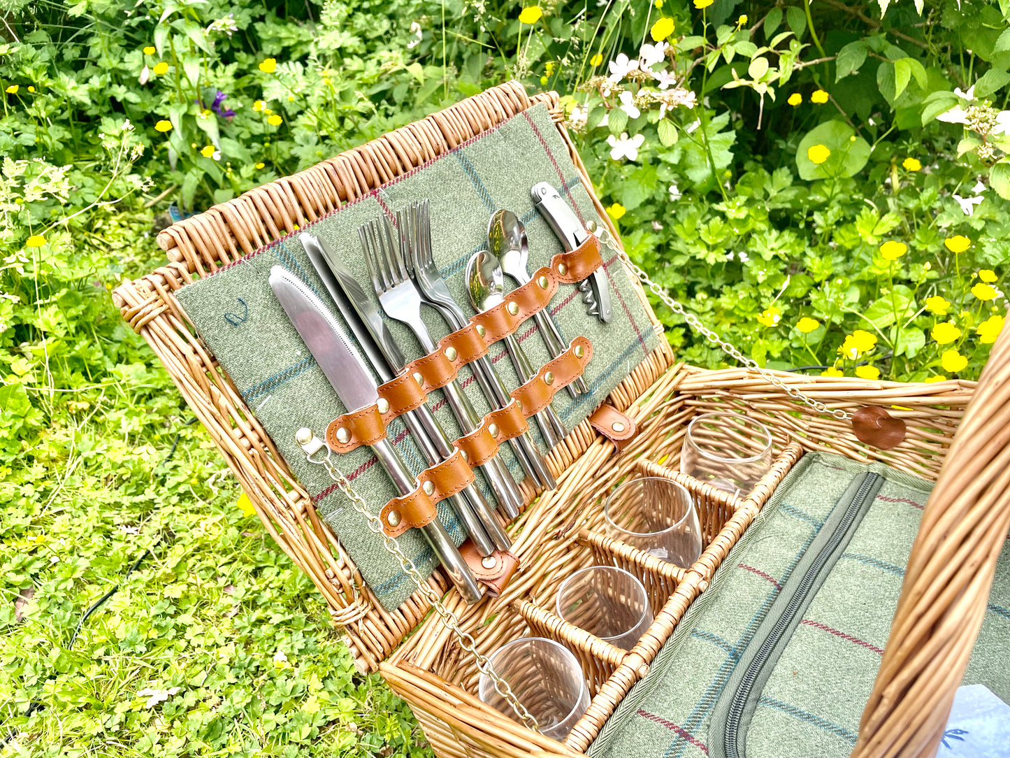 The Hyde Park - a Leather Trimmed Picnic Hamper for 4