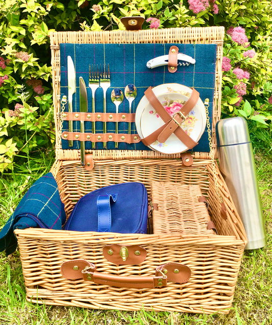 The Morston willow  Picnic Hamper for 2