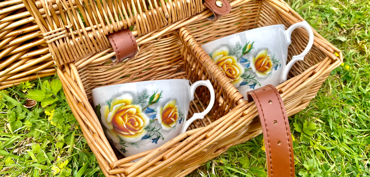 The Gainsborough leather trimmed afternoon tea picnic hamper for 2