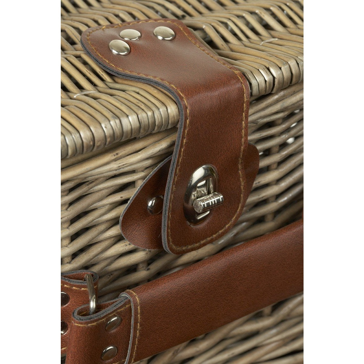 picnic hamper