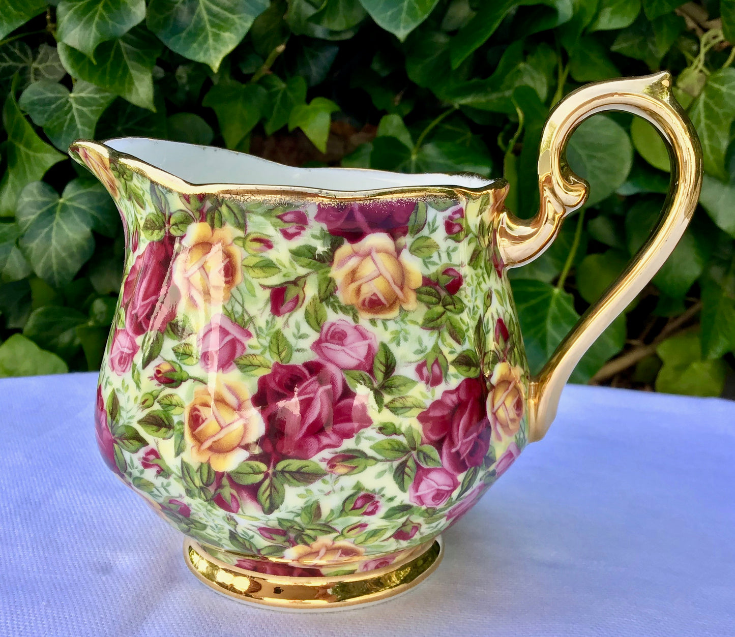 Roll-on Doulton sugar bowl