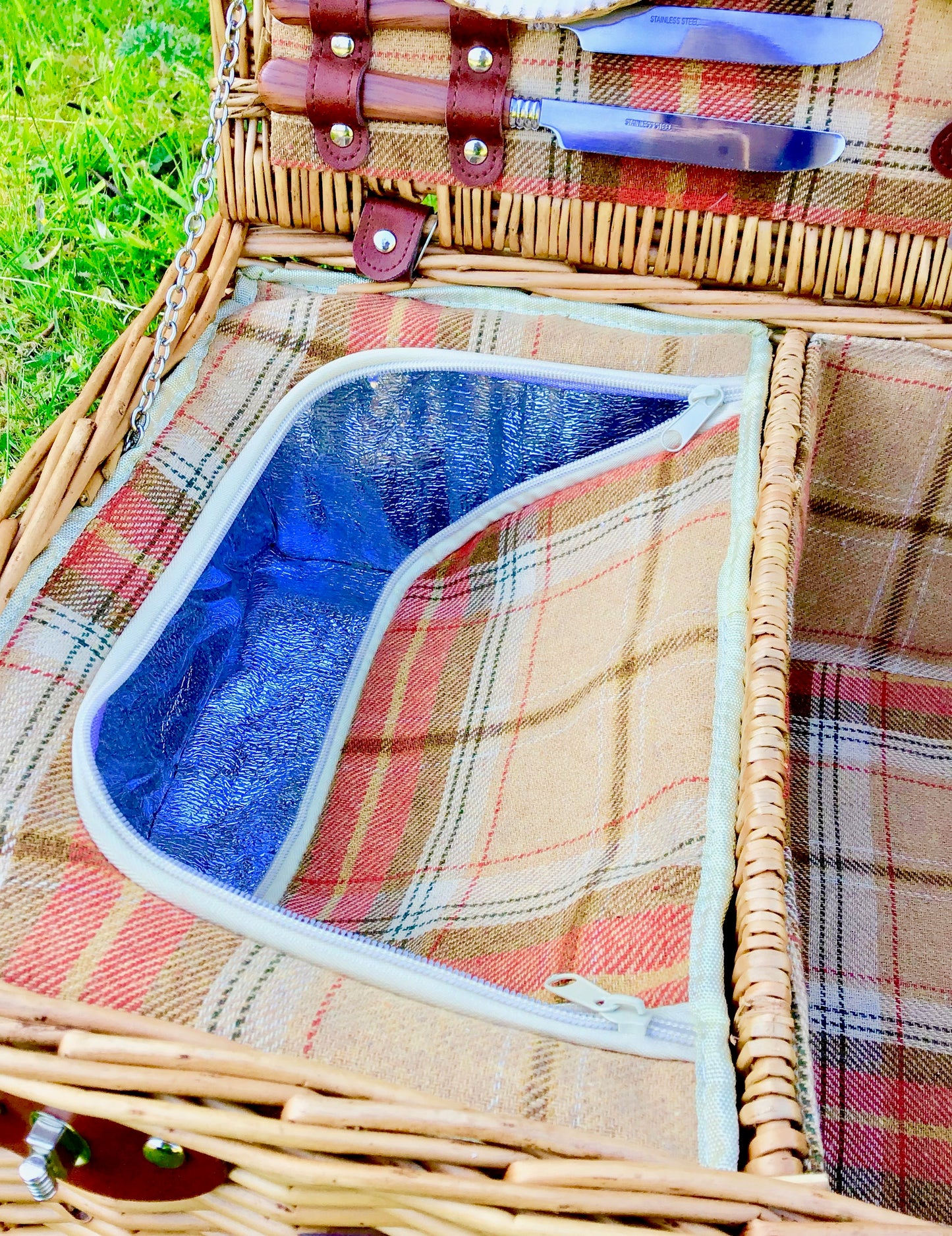 The Heathcliff - a tweed lined fitted picnic hamper for 4