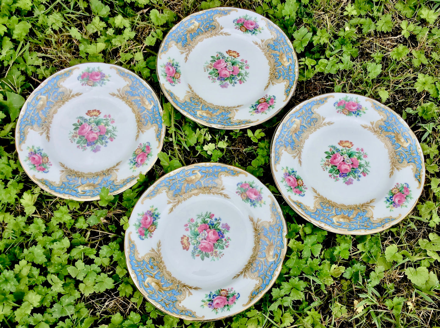The Downton - a fitted oval willow picnic hanper for 4