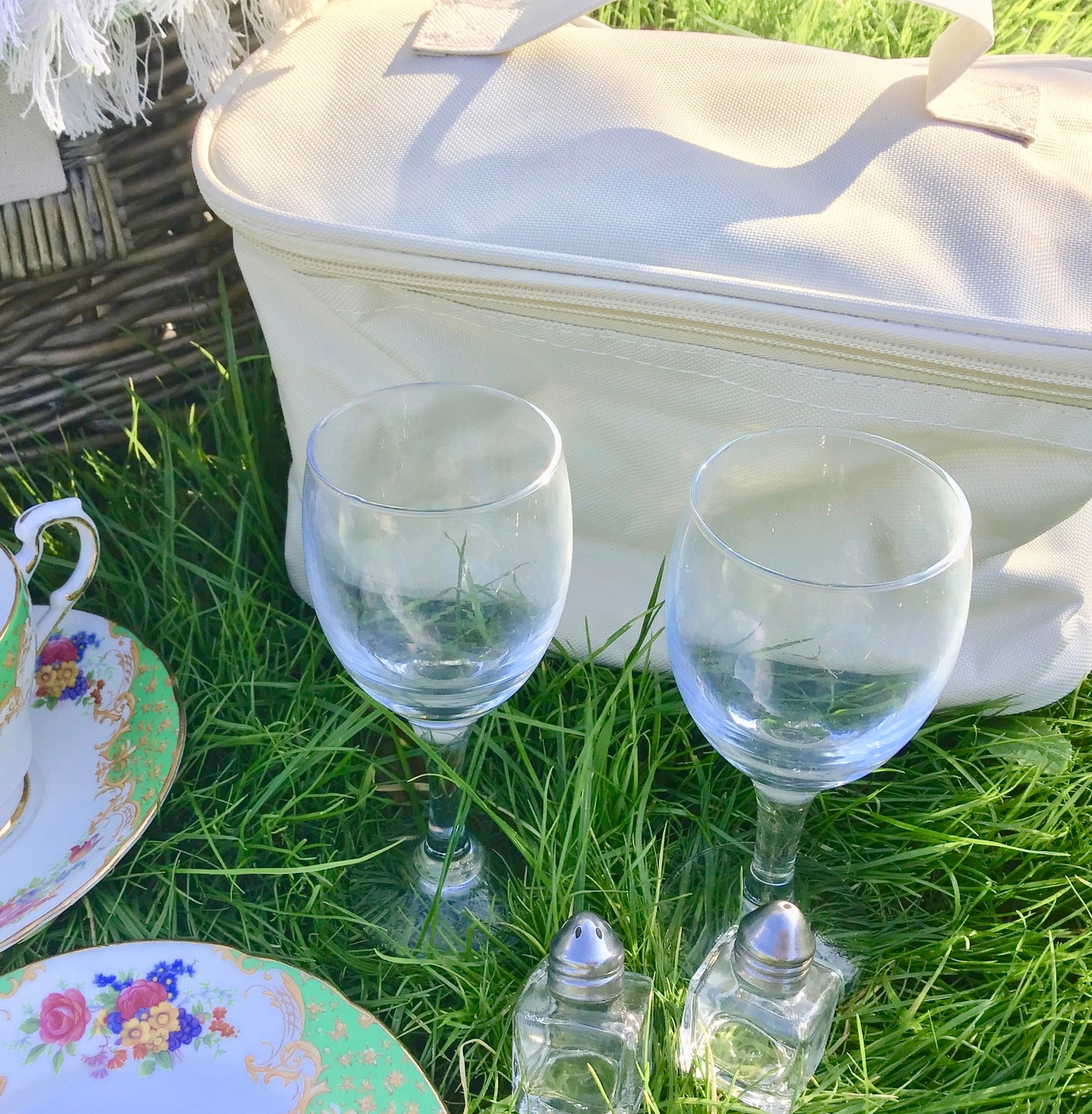 The Oxford top handled Picnic hamper for 2