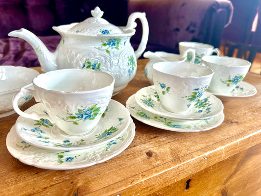 A rare vintage Coalport tea set for 4