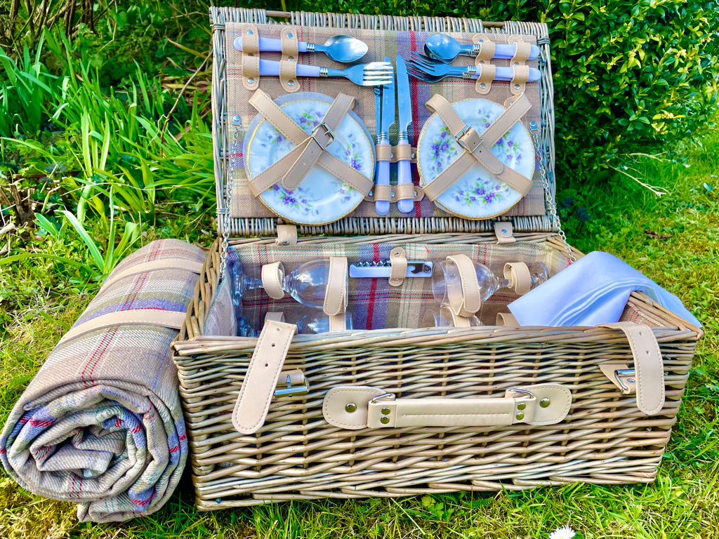 fitted tweed picnic hamper