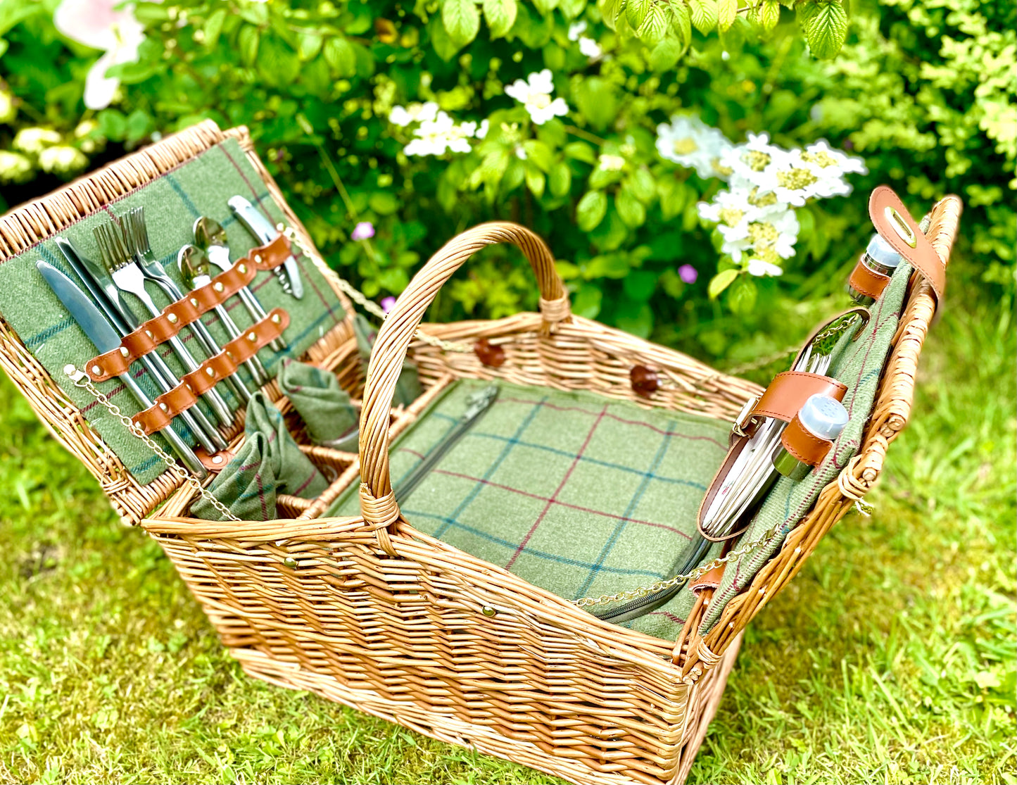 The Hyde Park  - a Leather Trimmed  Picnic Hamper for 4