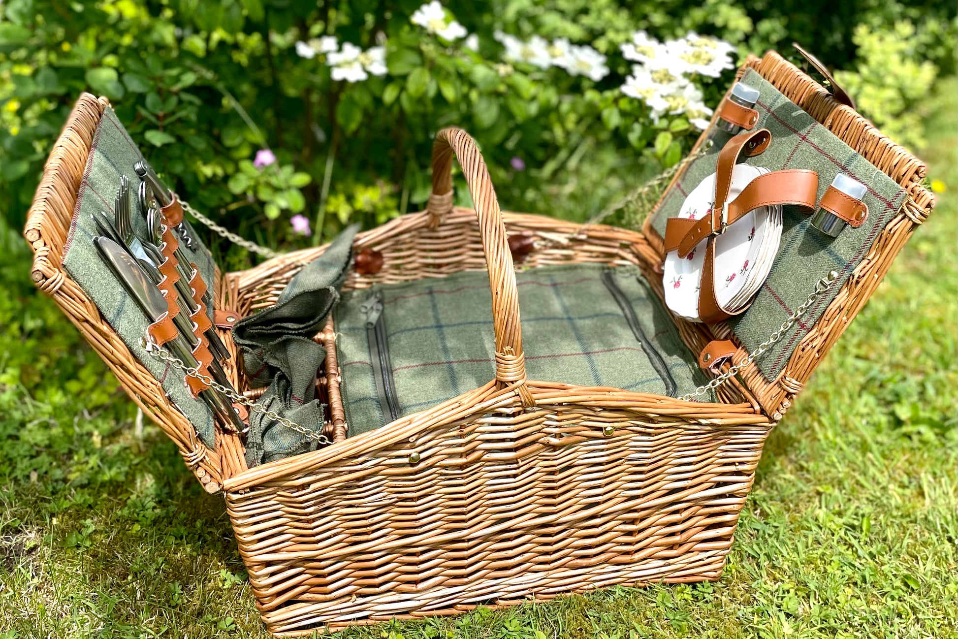 willow picnic hamper