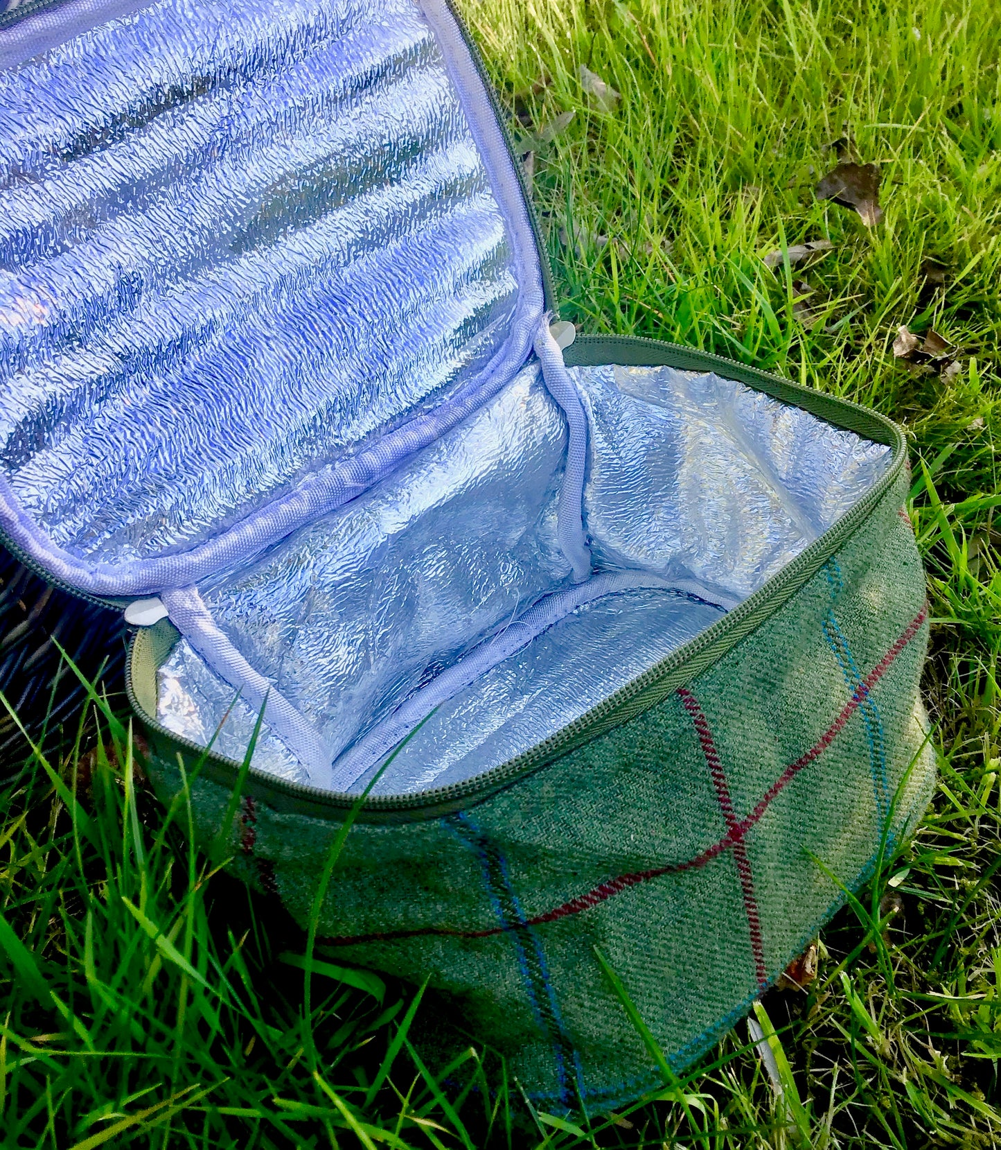 Green tweed insulated cooler bag