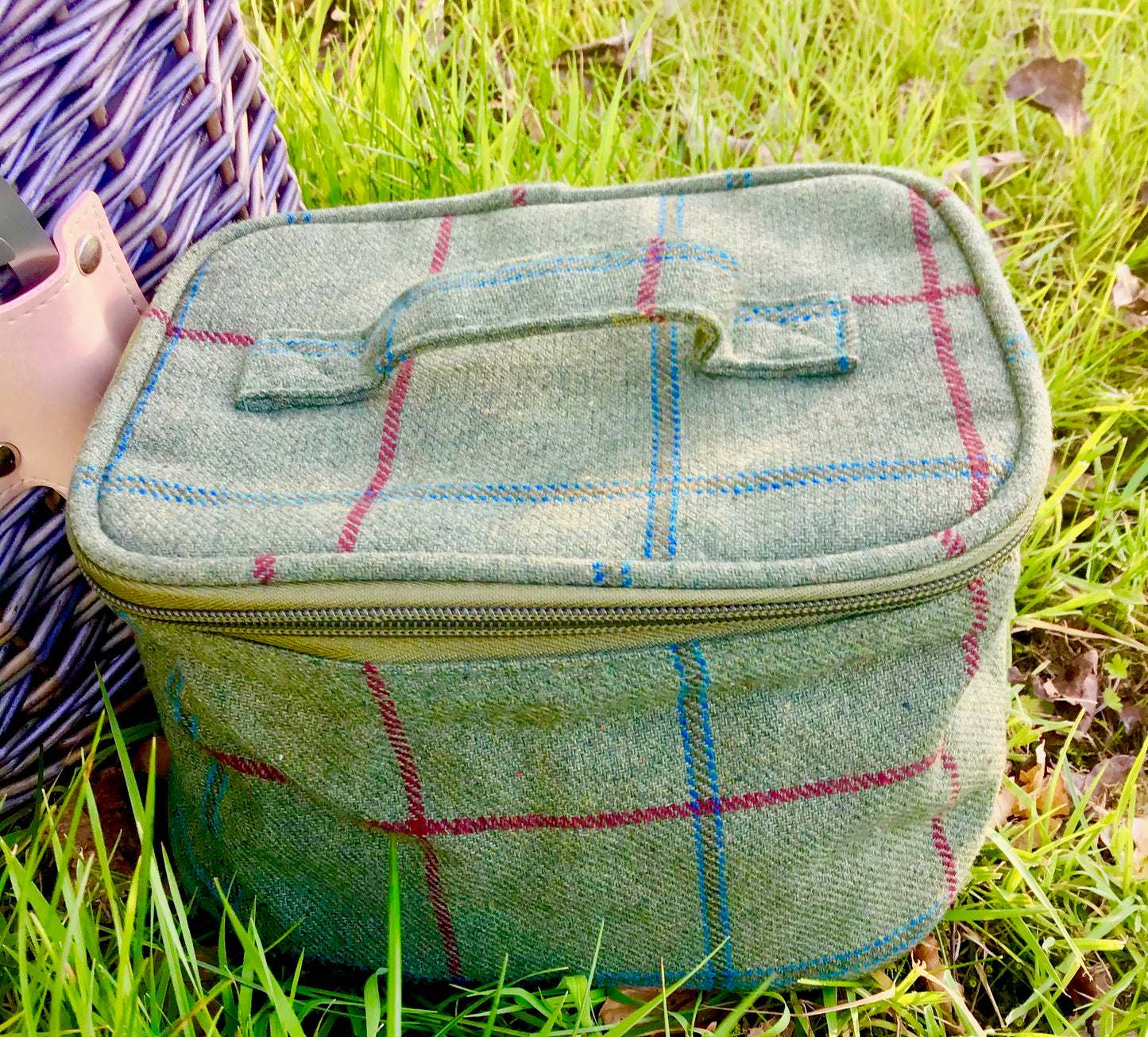 Green tweed insulated cooler bag