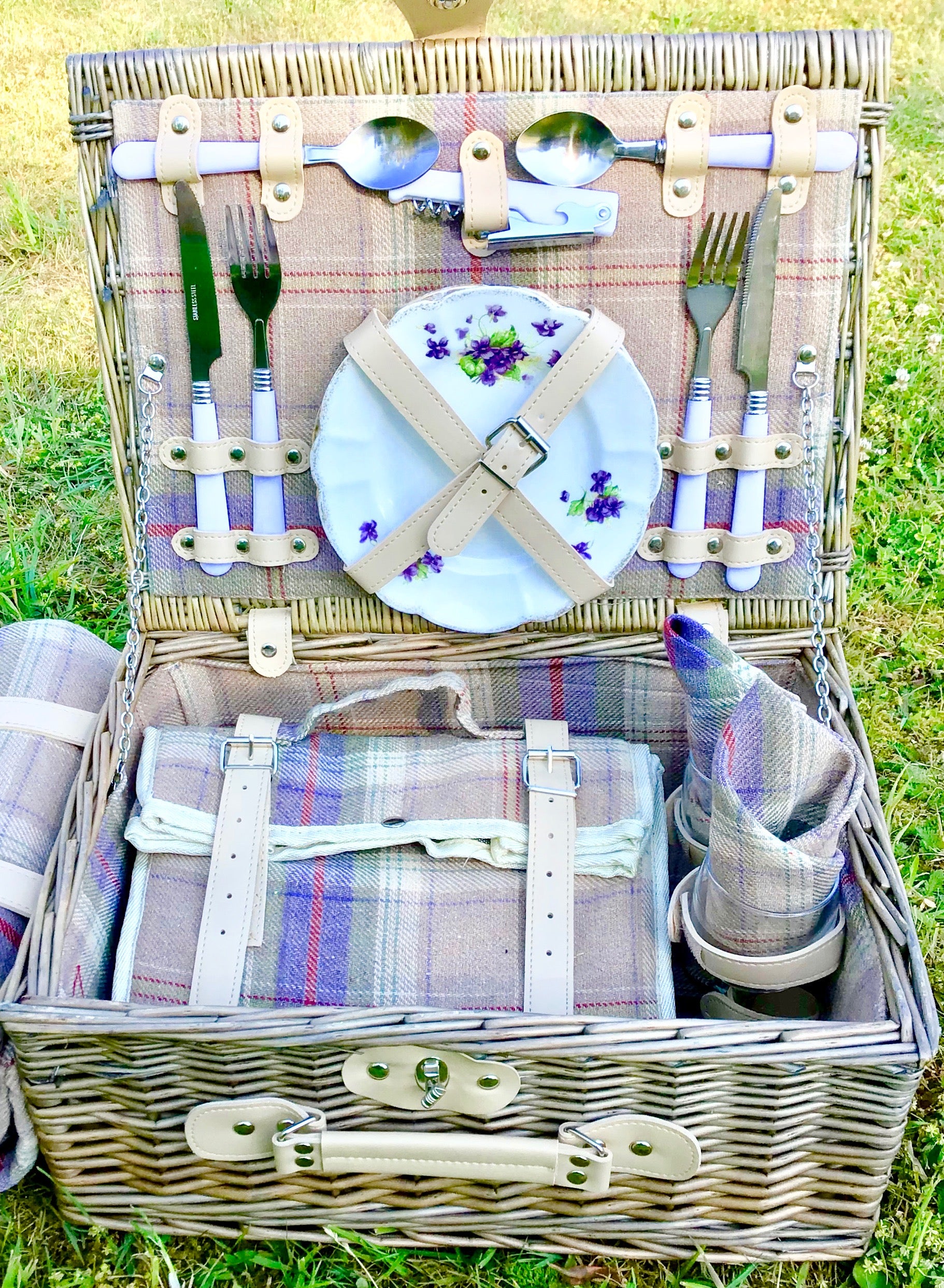 The Provence  - a tweed fitted Picnic Hamper for 2