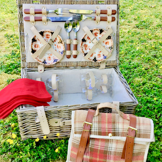 The Seymour - a fitted willow picnic hamper for 4