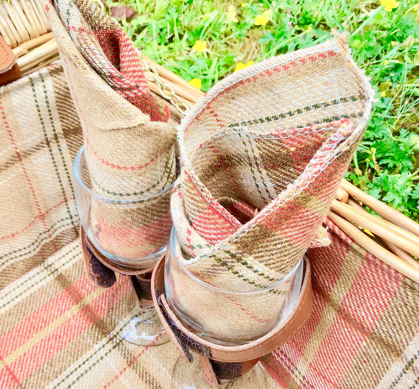 napkins in picnic hamper tweed lined 