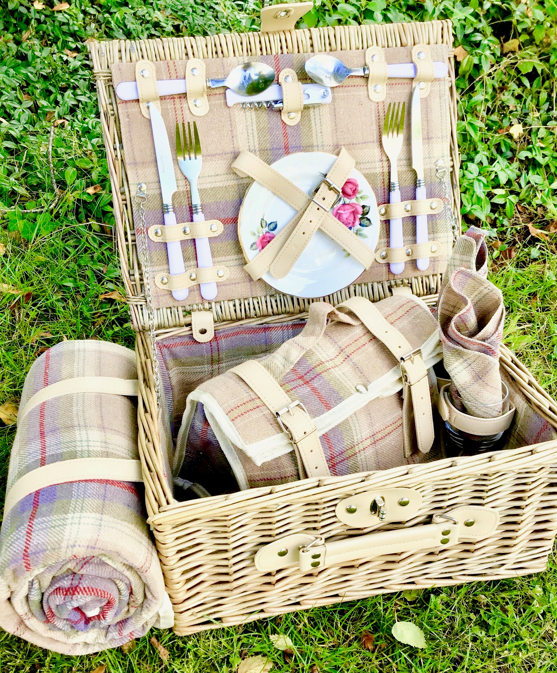 The Lulworth Cove lavender tweed picnic hamper for 2