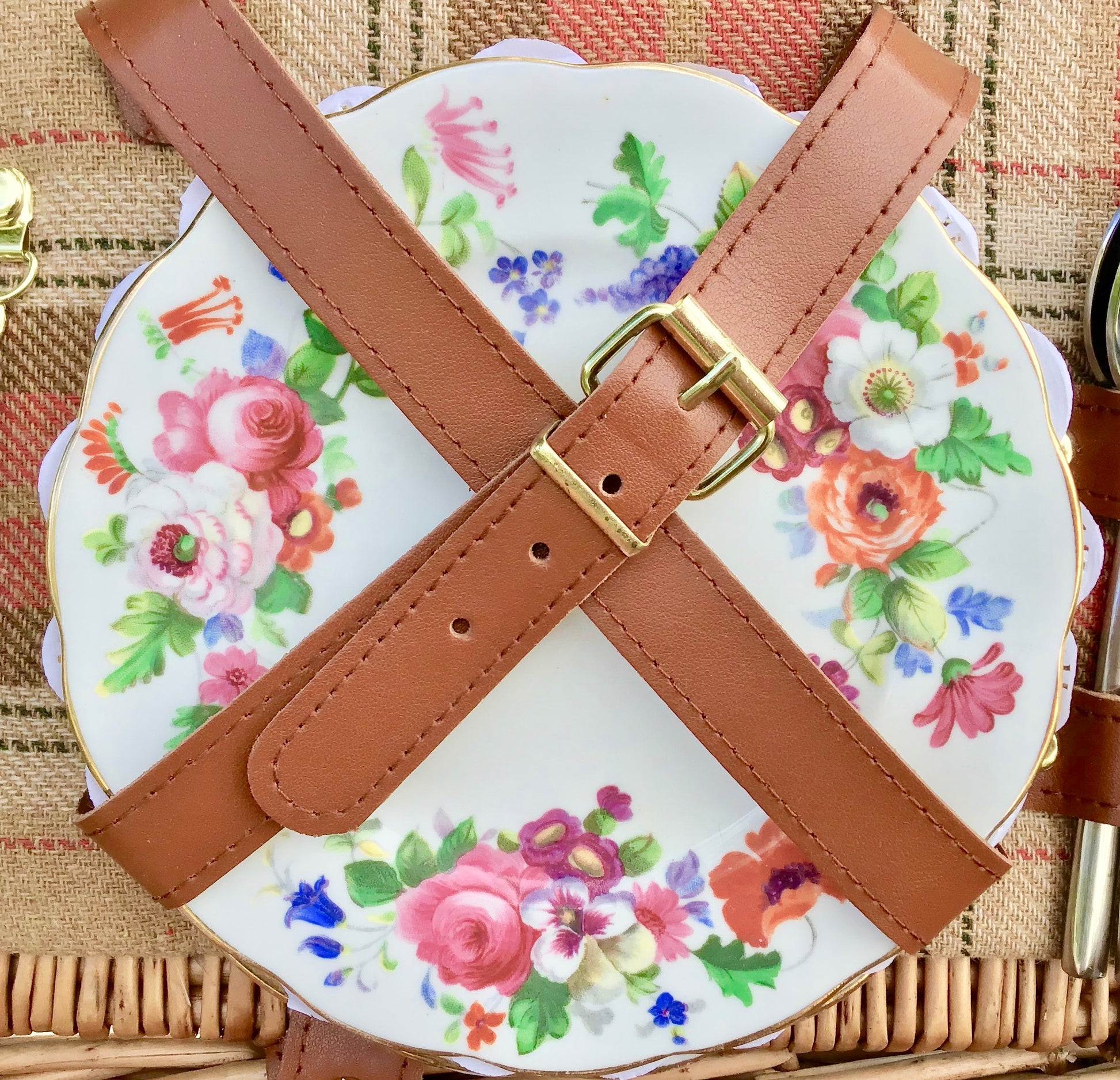 The Grange - a tweed lined willow Picnic Hamper for 4
