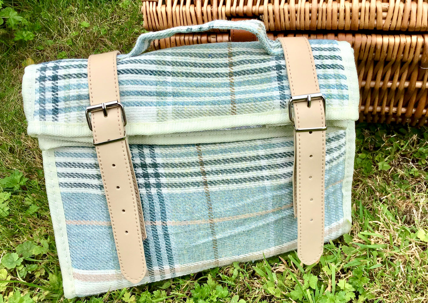 Insulated tweed cooler bags